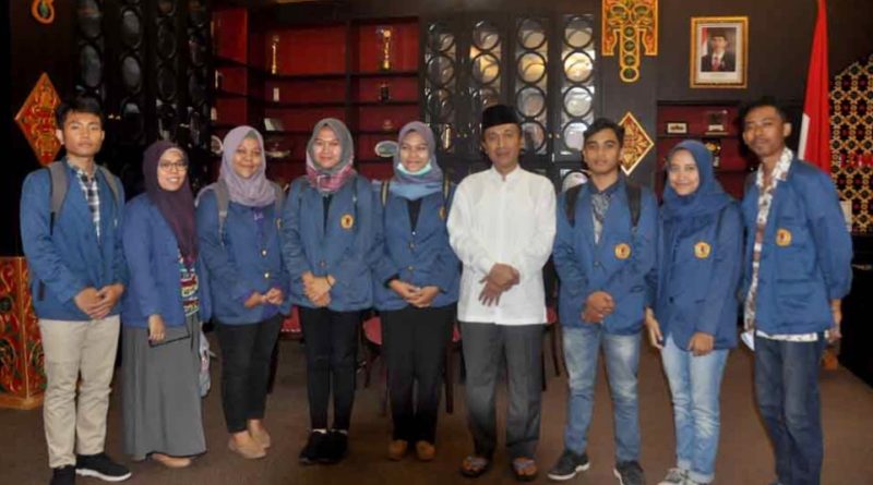 FAUZAN TEKANKAN MAHASISWA PENTINGNYA KOORDINASI FAUZAN TEKANKAN MAHASISWA PENTINGNYA KOORDINASI
