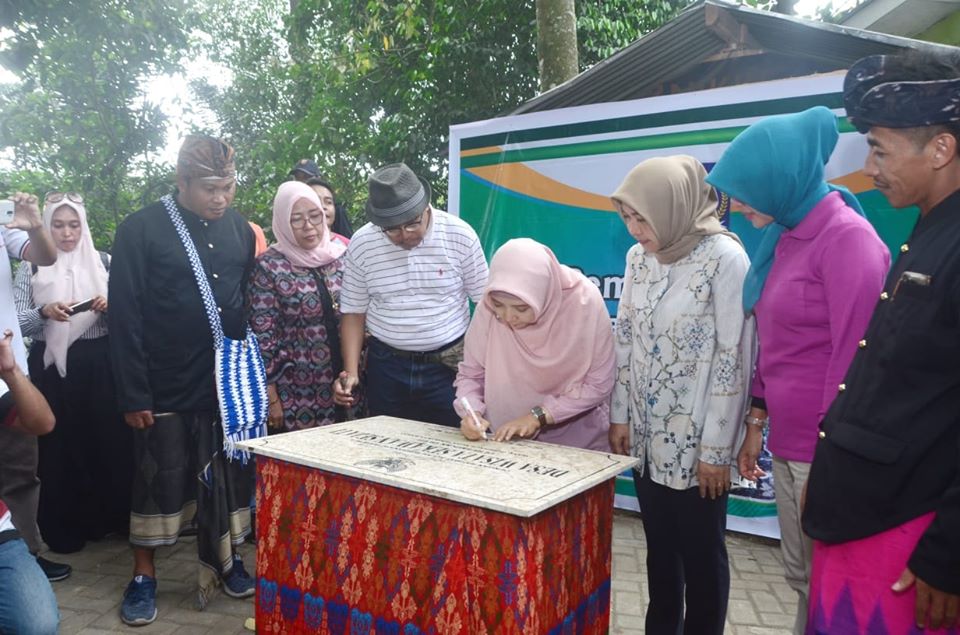 WAKIL GUBERNUR NTB RESMIKAN DESA WISATA SEKAWAN SEJATI DI LOMBOK BARAT WAKIL GUBERNUR NTB RESMIKAN DESA WISATA SEKAWAN SEJATI DI LOMBOK BARAT