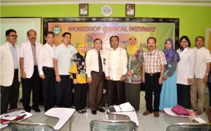 Foto Bersama Wabup Lobar bersama Dirut dan dokter RSUD PPP
