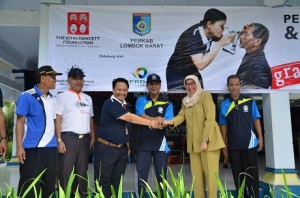 Penandatanganan MoU kerjasama anatar RSUD PPP, Pemkab Lobar dan YKI (Yayasan Kemanusiaan Indonesia) (2)
