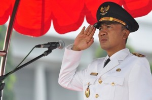 Penghormatan kepada bendera merah putih oleh Wakil Bupati Fauzan Khalid