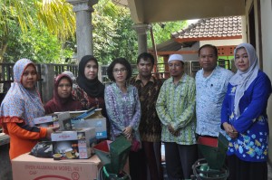 Bantuan mesin pengolahan hasil Kelompok Kreatif, Dusun Kayu Putik, Desa Tempos, Gerung 22-5-2015  (19)