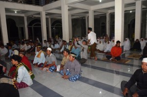 Jamaah Masjid Nurul Furqon Menjeli Peteluan Indah Lingsar (1)