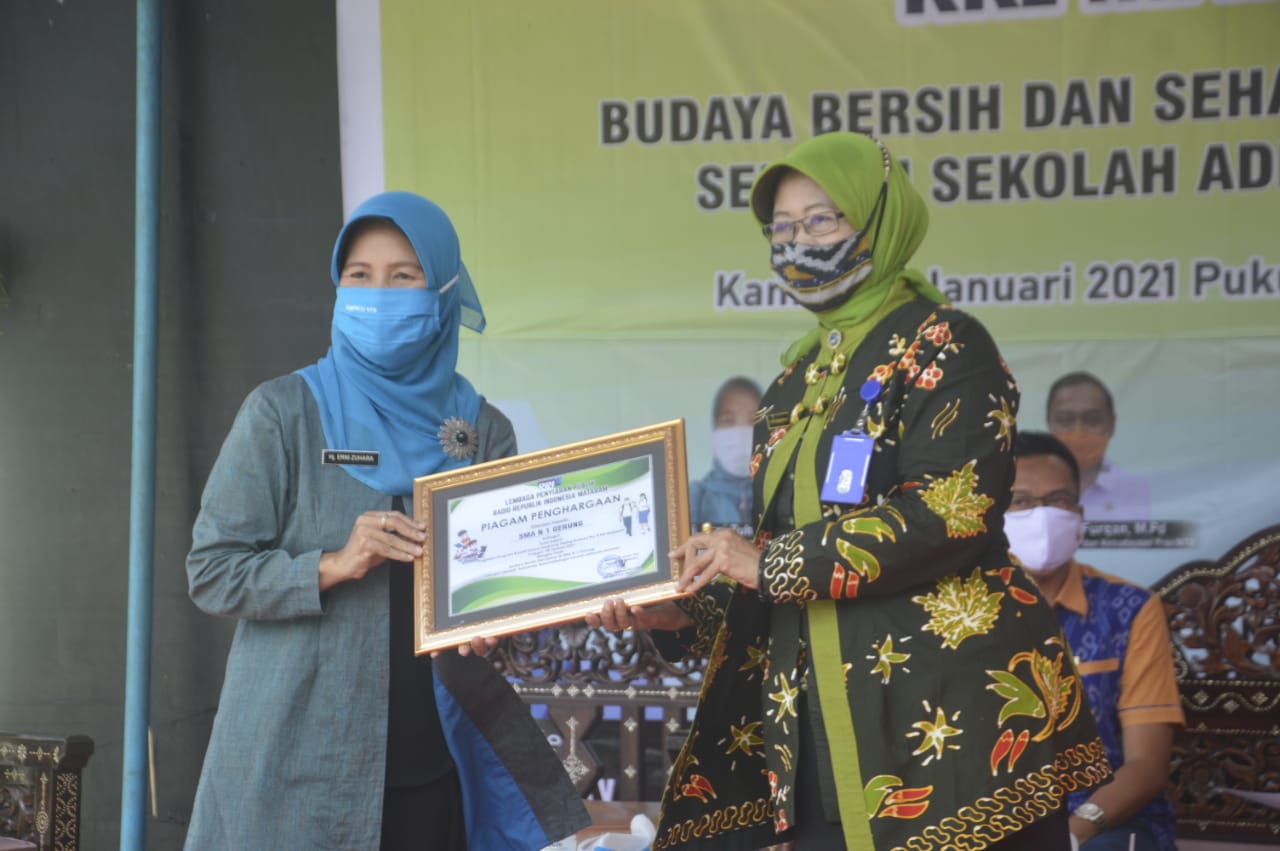 SMAN 1 GERUNG LOMBOK BARAT SEBAGAI MODEL SEKOLAH SEHAT DENGAN GELAR