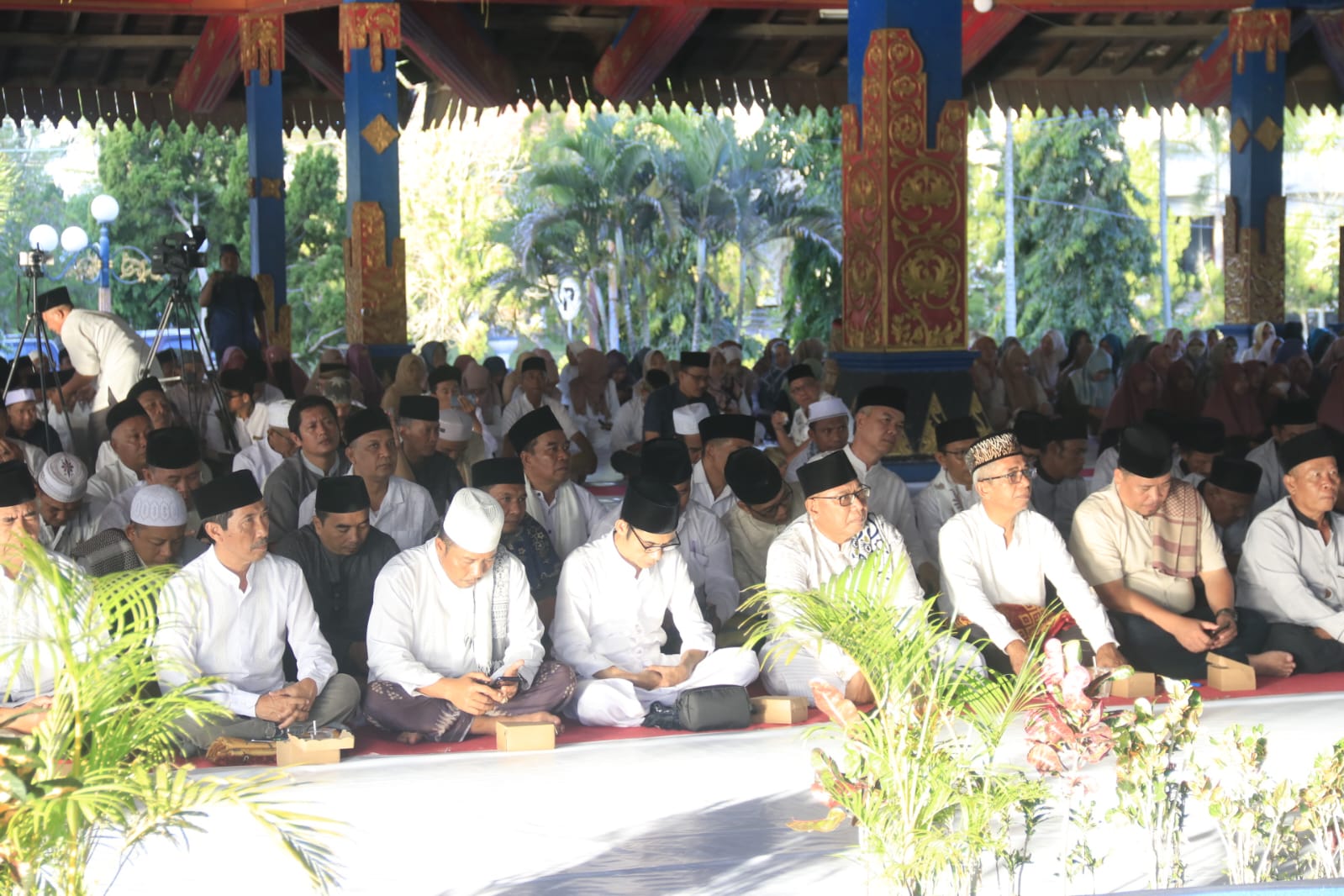 Bupati Fauzan Berdoa Bersama Asn Dan Masyarakat Rayakan Tahun Baru