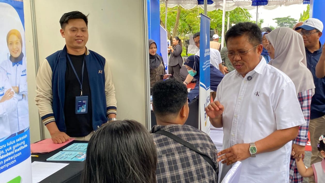 Buka Job Fair 2025, Bupati LAZ : Job Fair Ini Bukti Tanggung Jawab Moral Pemerintah untuk Masyarakat Buka Job Fair 2025, Bupati LAZ : Job Fair Ini Bukti Tanggung Jawab Moral Pemerintah untuk Masyarakat