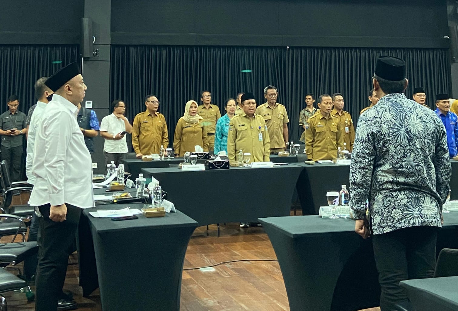 Rakor Pendidikan NTB Bahas Pemerataan dan Peningkatan Kualitas, Bupati LAZ Tegaskan Komitmen Daerah Rakor Pendidikan NTB Bahas Pemerataan dan Peningkatan Kualitas, Bupati LAZ Tegaskan Komitmen Daerah