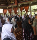 Wabup UNA : Pengukuhan Bidan Ibu Asuh Jadi Langkah Strategis Wujudkan Generasi Emas Tanpa Stunting
