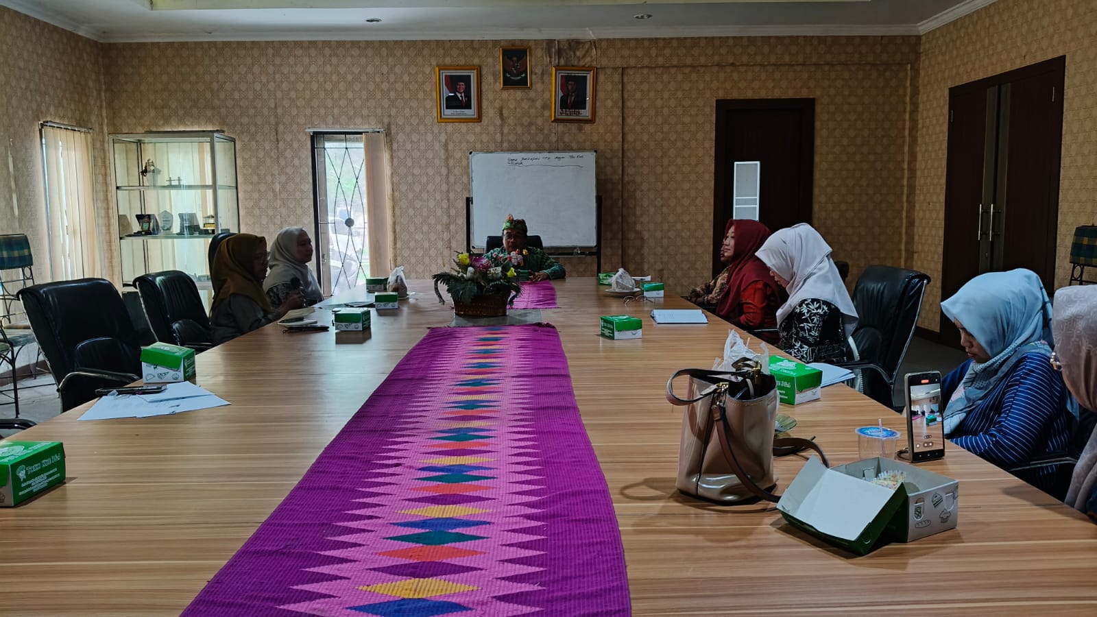 Pesona Wastra Khas Lombok Barat Siap Memukau di Panggung HUT ke-26 DWP