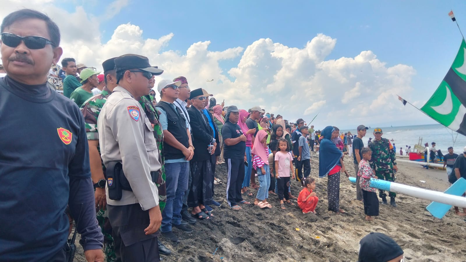 Lomba Perahu Layar Meriahkan Meninting Begawe, Pemkab Lobar Apresiasi Antusiasme Warga