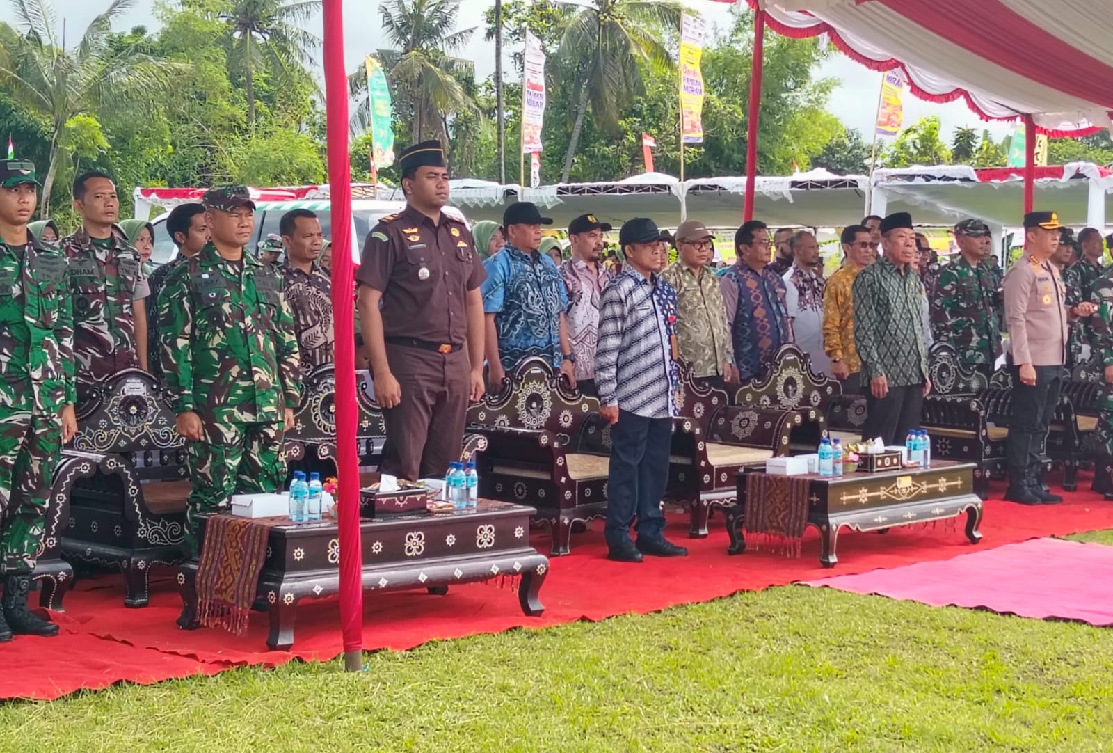 TMMD ke-126 Resmi Ditutup: TNI dan Pemkab Lobar Wujudkan Akses Ekonomi Baru bagi Warga Terpencil