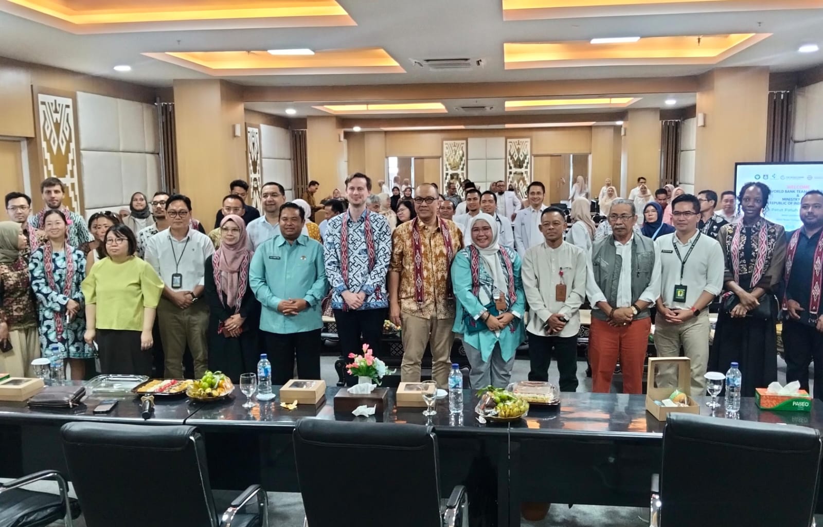 Kemenkes dan World Bank Perkuat Layanan Kesehatan, Pemkab Lobar Apresiasi Bantuan Alkes IHSS